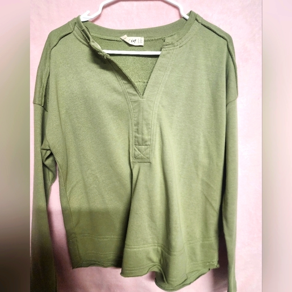 NWOT Womens New In  Green Long Sleeve Top Size Small